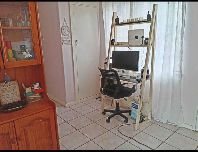 2 BEDROOM FLAT FOR SALE IN BLUFF